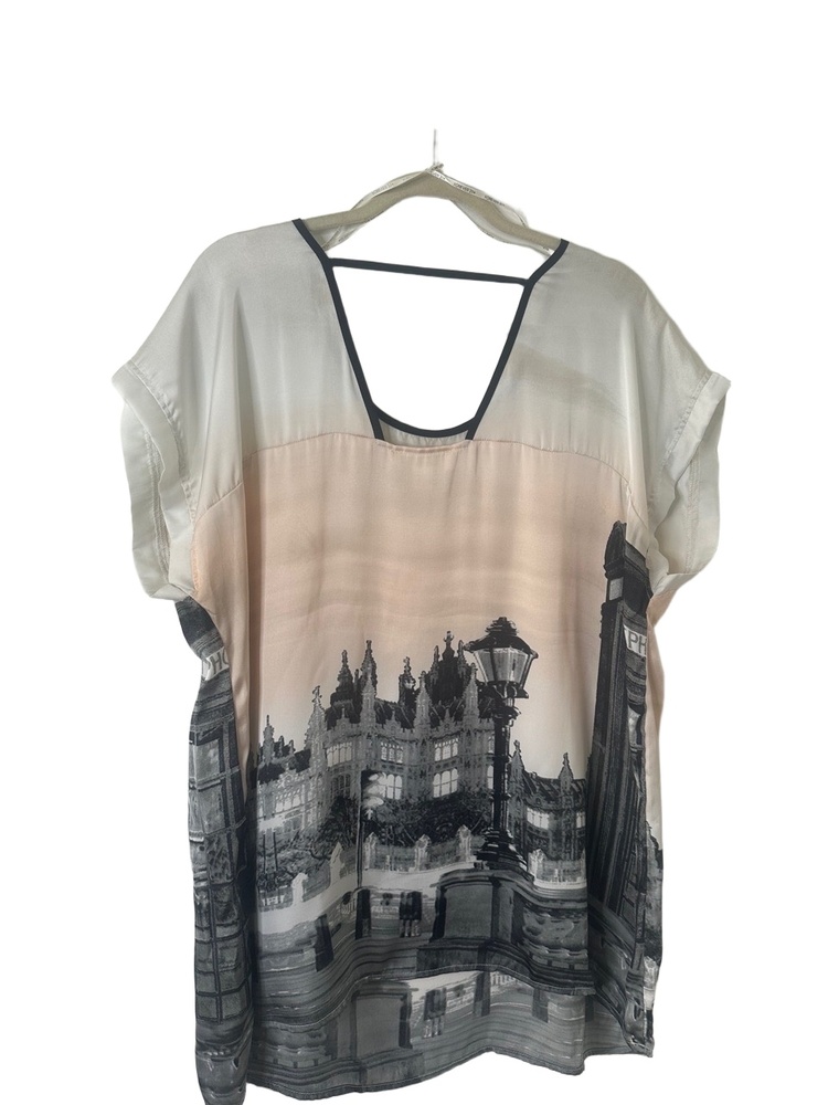 Forever 21 Top Womens Size 2X Beige Black Tunic Short Sleeve Cityscape Blouse - Picture 9 of 9